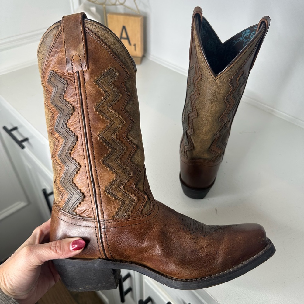 **SOLD**Laredo Women’s 7.5M Western Cowboy Boots Distressed Brown Zig-Zag - Picture 7 of 9